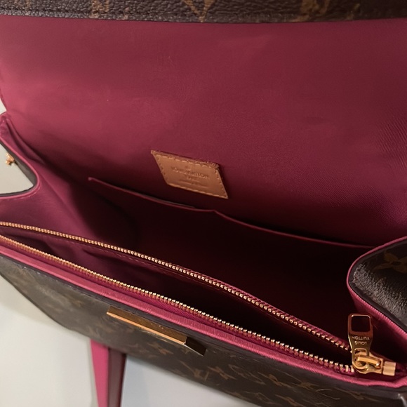 Authentic LV Cluny Bag in Monogram - Picture 6 of 10